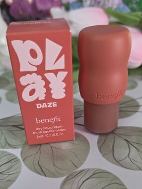 Benefit Liquid to Airbrush natural matte finish *STARLAA 25% off reg.$34